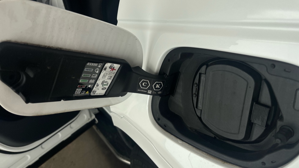 LAND ROVER DISCOVERY SPORT Image 21