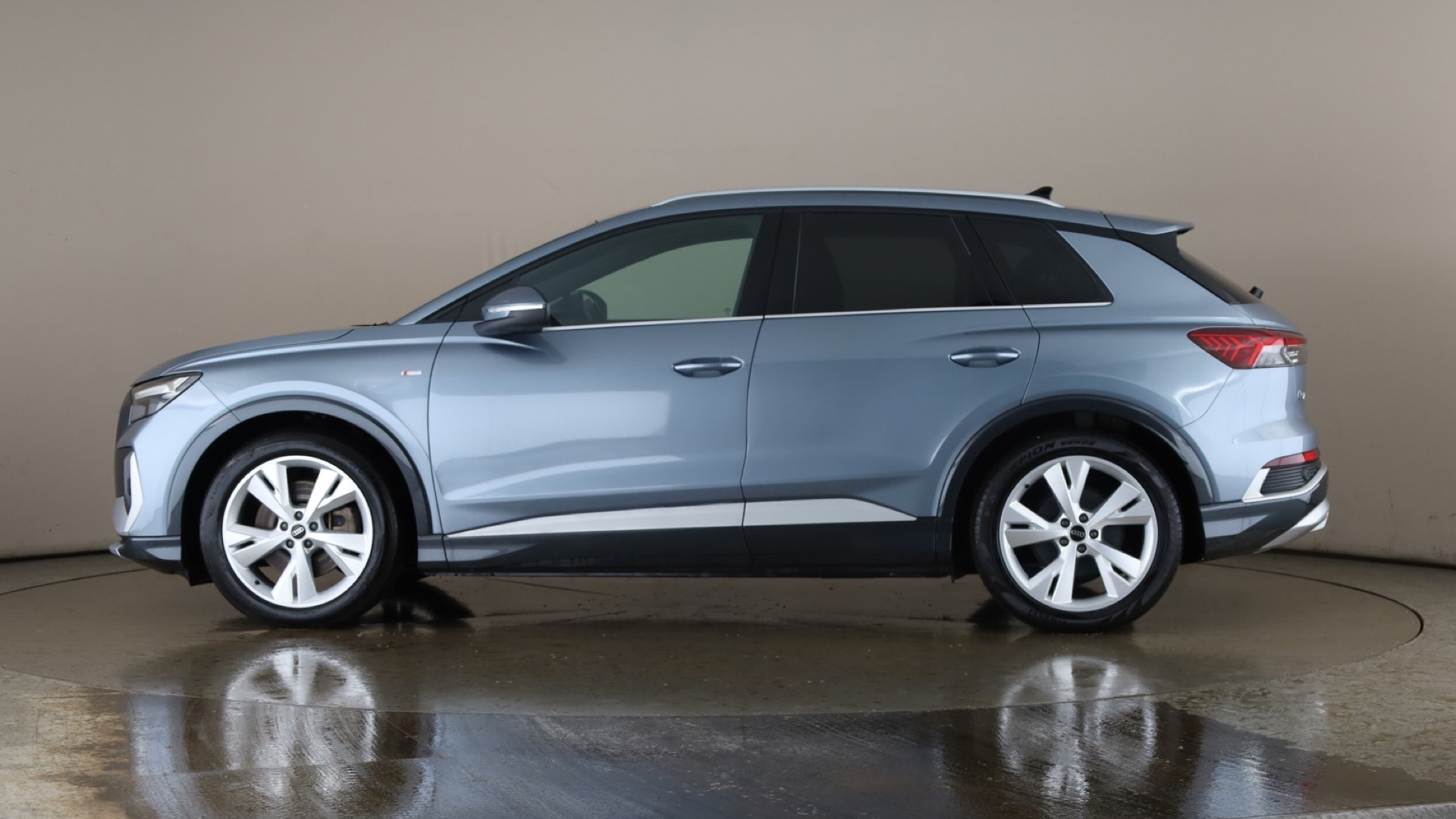 150kW 40 82.77kWh S Line 5dr Auto [C+S/Tech Pack] [2023]