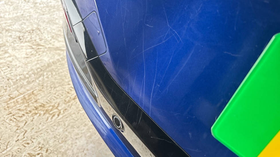 KIA EV6 Scratches