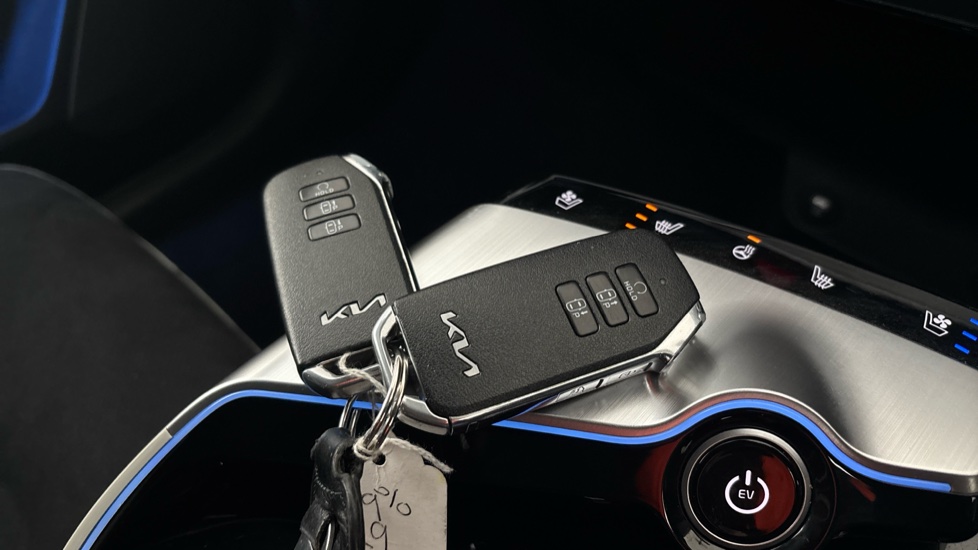 KIA EV6 2 keys available