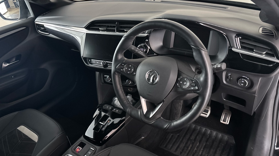 VAUXHALL CORSA Image 9