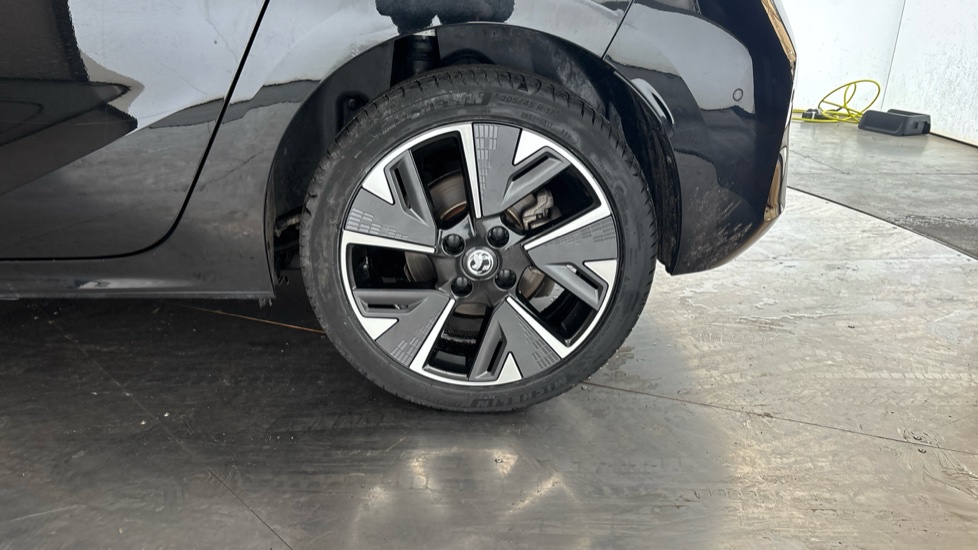 VAUXHALL CORSA Image 18