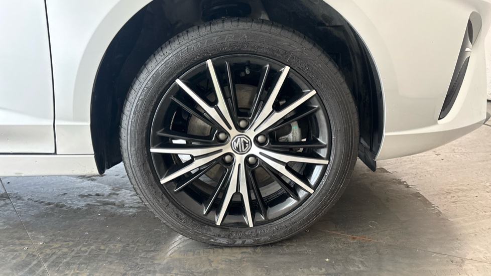 MG MG5 Image 20