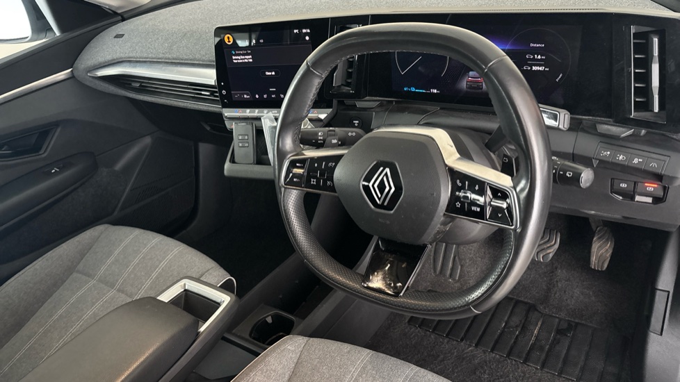 RENAULT MEGANE E-TECH Image 9