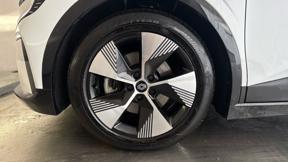RENAULT MEGANE E-TECH Image 17