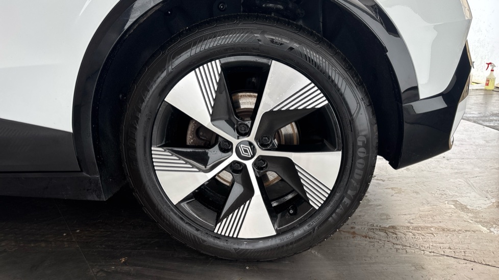 RENAULT MEGANE E-TECH Image 18