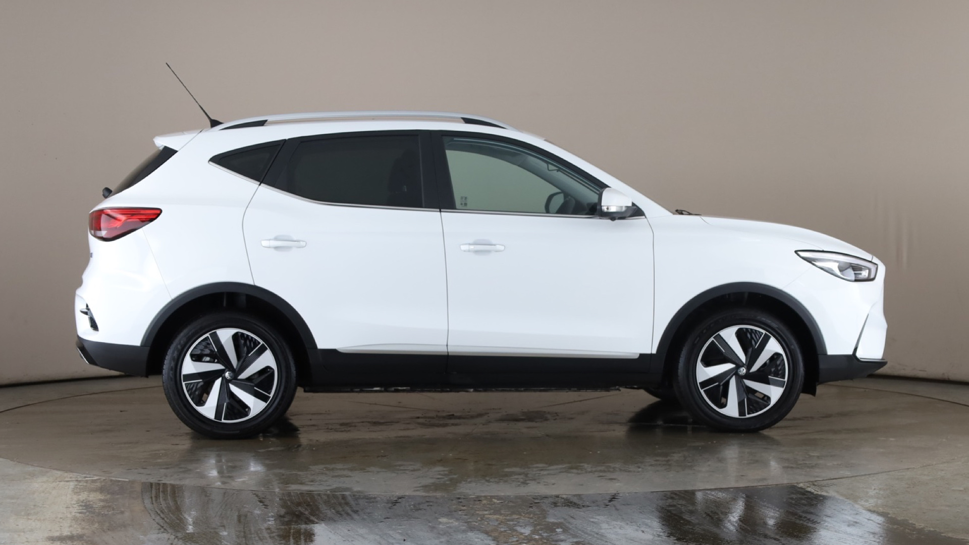 4027774 130kW Trophy EV 51kWh 5dr Auto