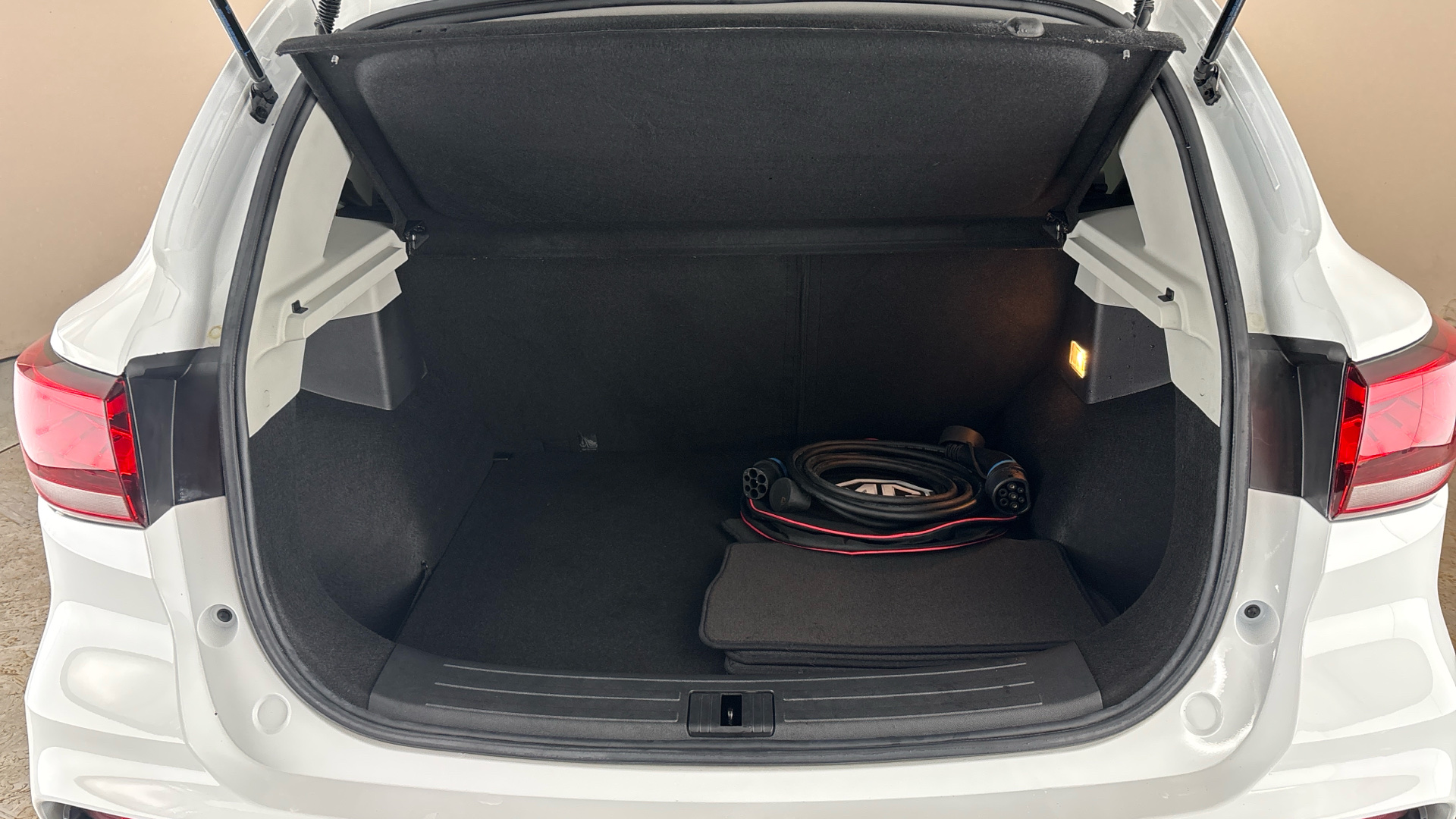 4027774 130kW Trophy EV 51kWh 5dr Auto