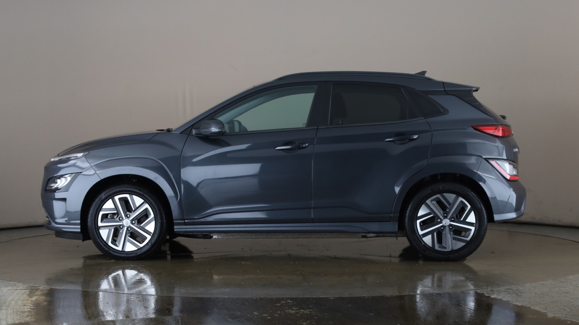 150kW Premium 64kWh 5dr Auto [2022]