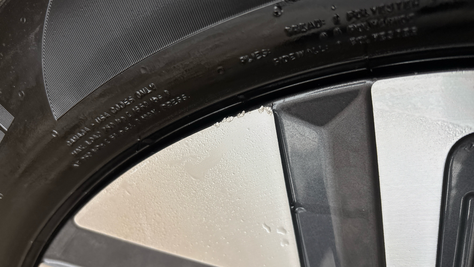 4060352 150kW Premium 64kWh 5dr Auto