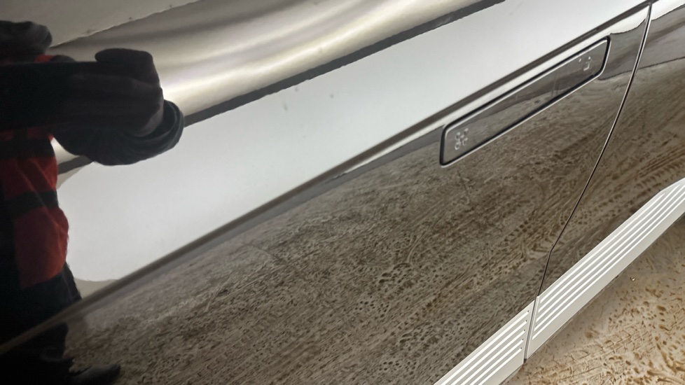 HYUNDAI IONIQ 5 dent