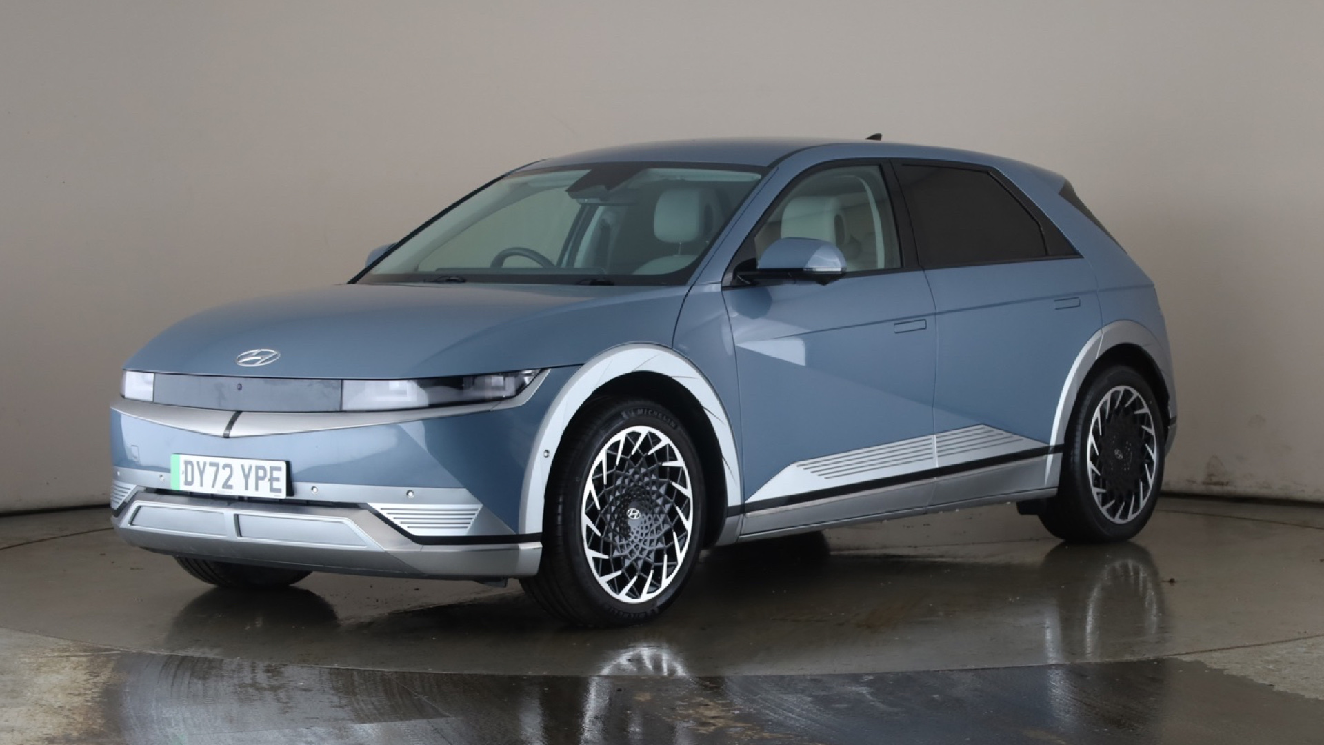 225kW Ultimate 73 kWh 5dr AWD Auto [Tech] [2022]