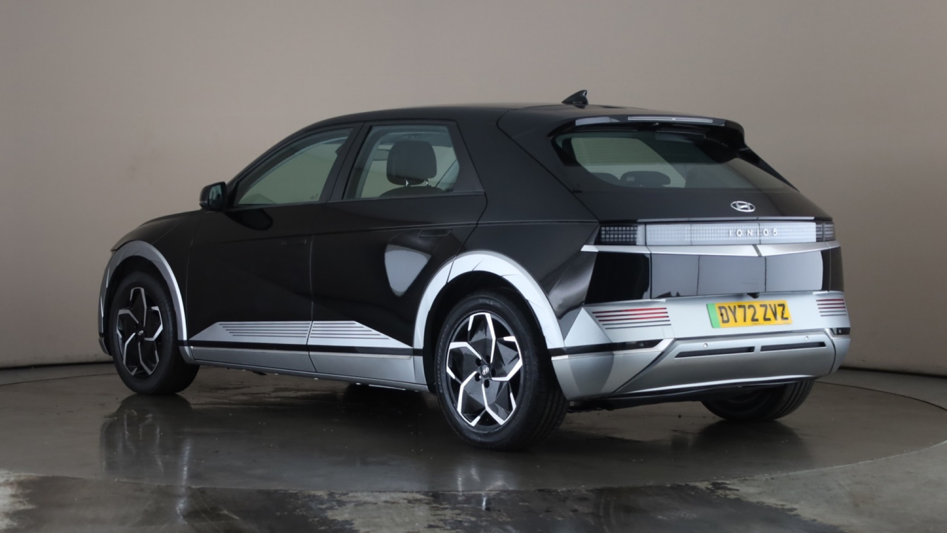 160kW Premium 73 kWh 5dr Auto [2022]