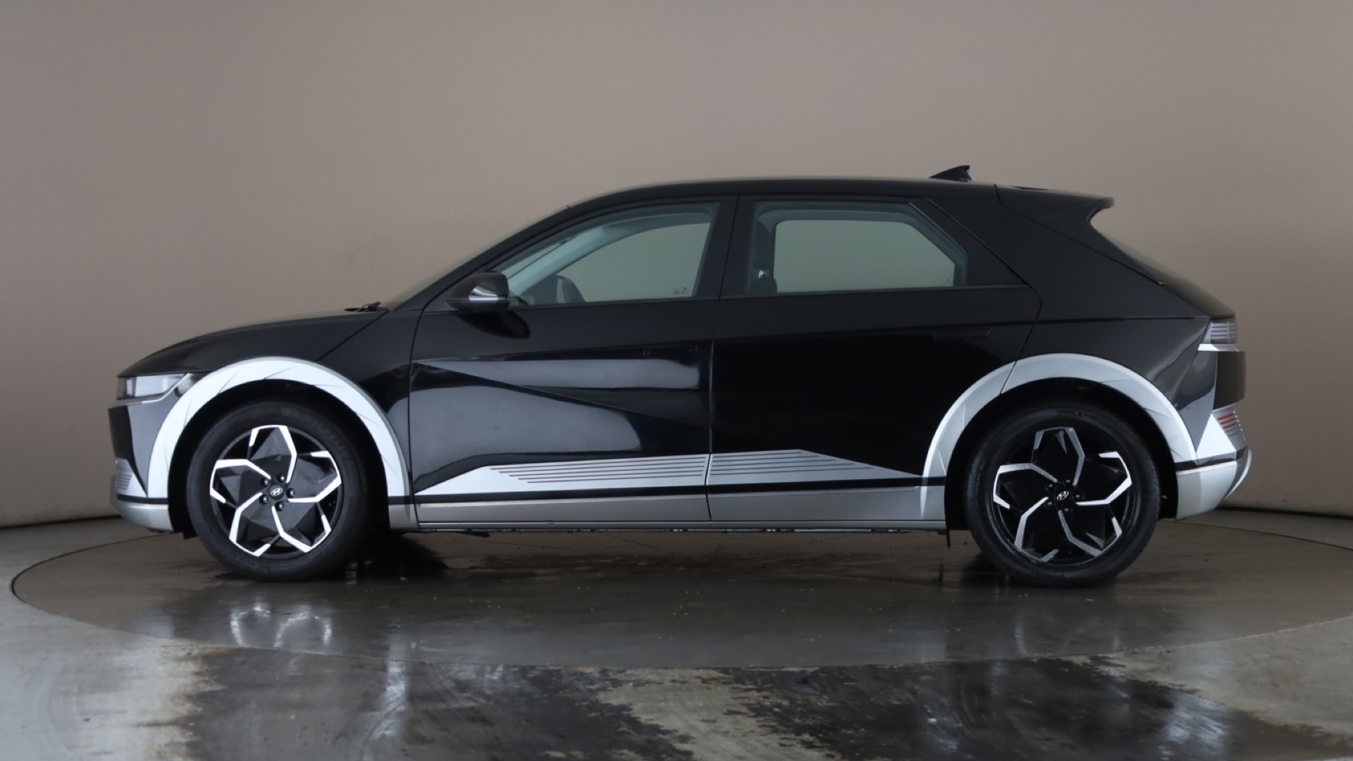 160kW Premium 73 kWh 5dr Auto [2022]