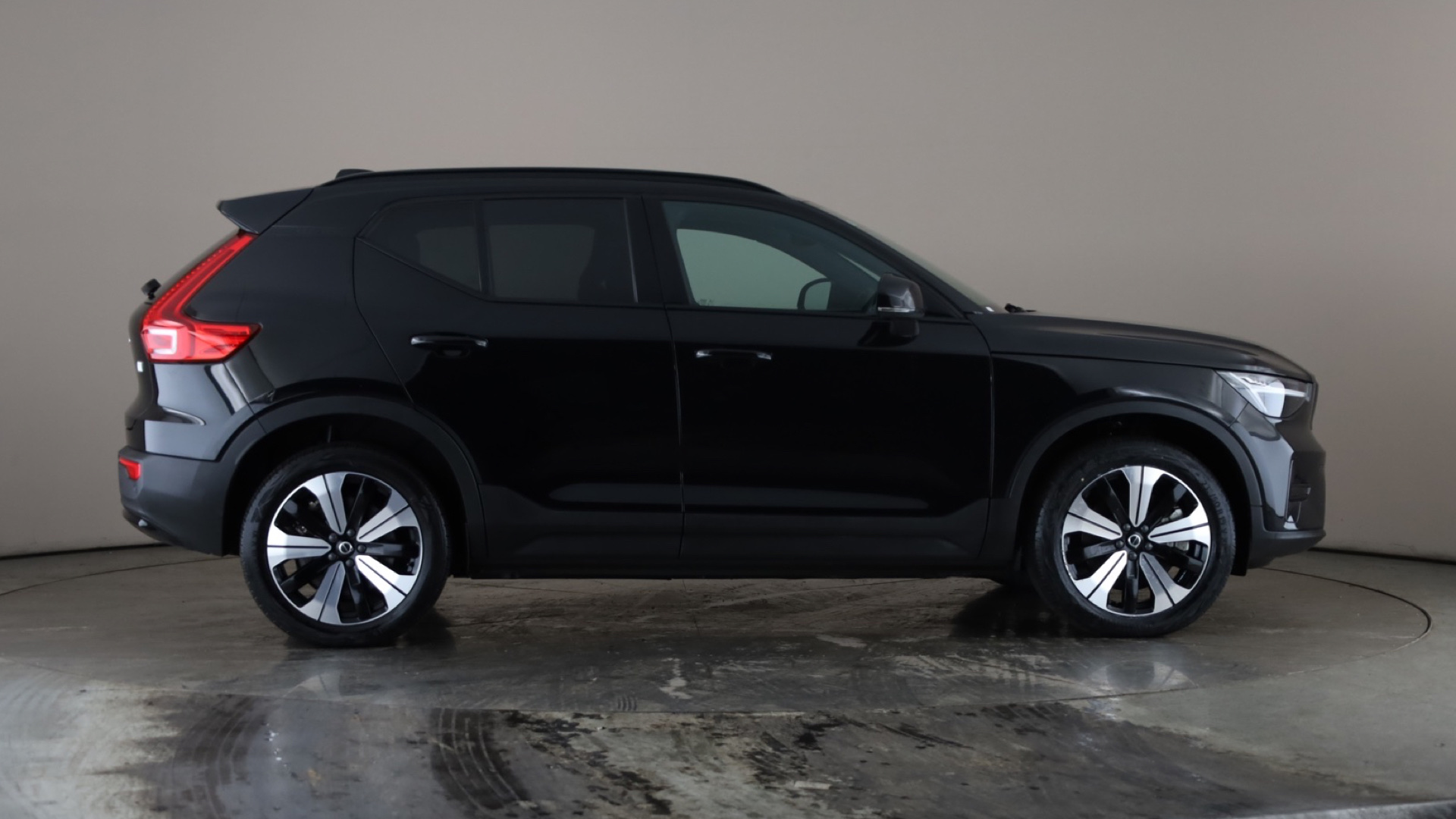 4020632 170kW Recharge Core 69kWh 5dr Auto