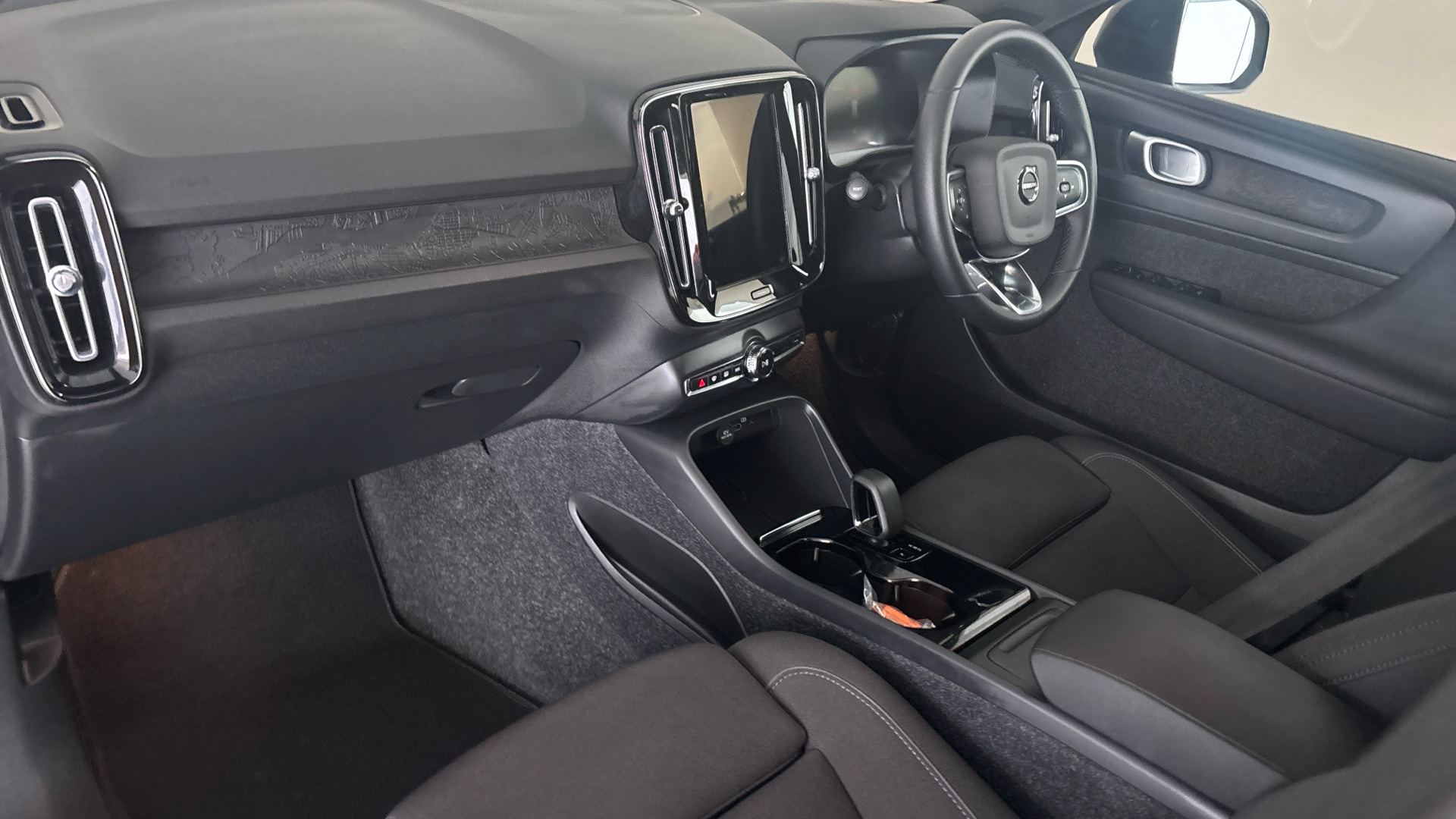 4020632 170kW Recharge Core 69kWh 5dr Auto