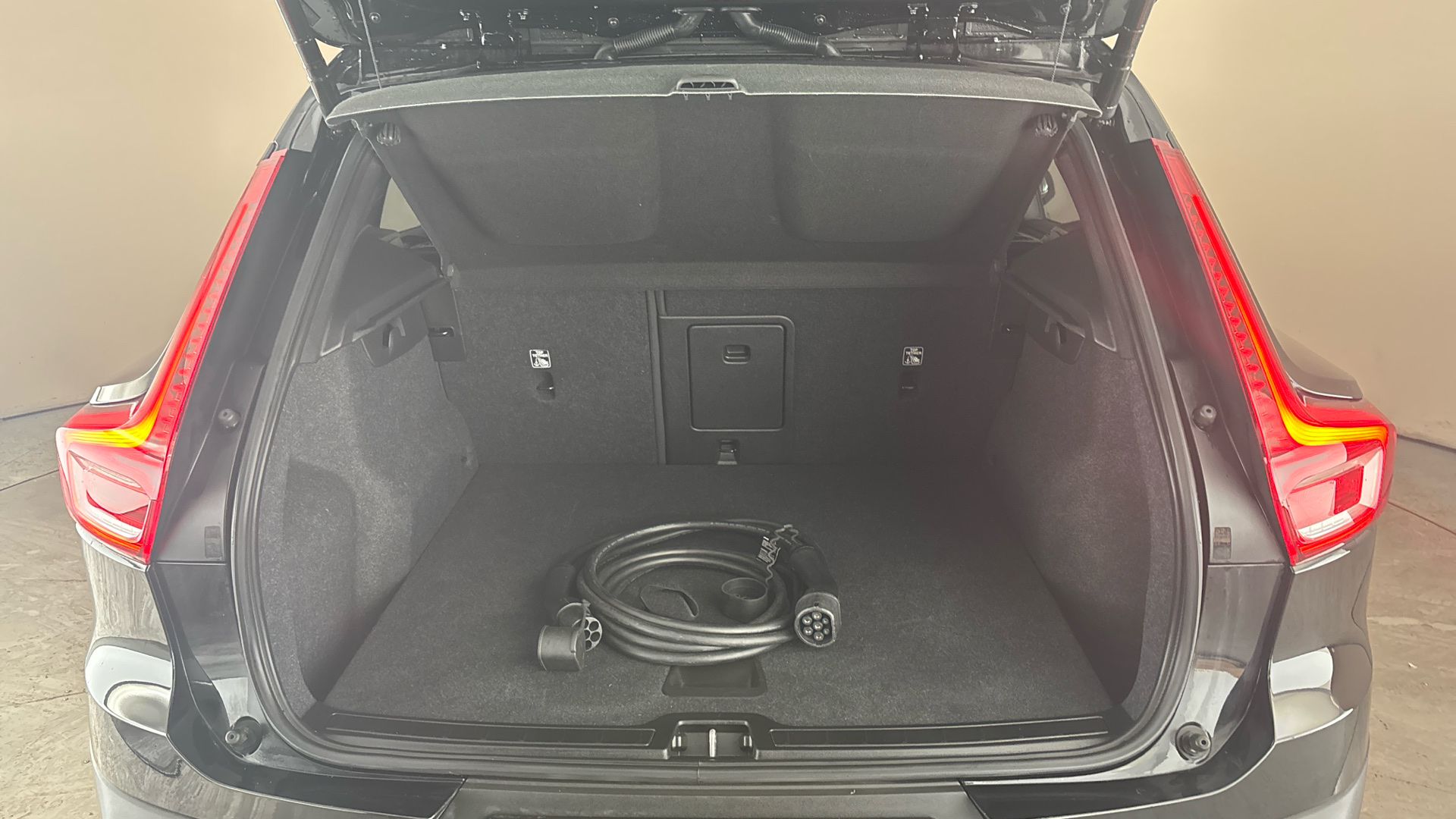 4020632 170kW Recharge Core 69kWh 5dr Auto