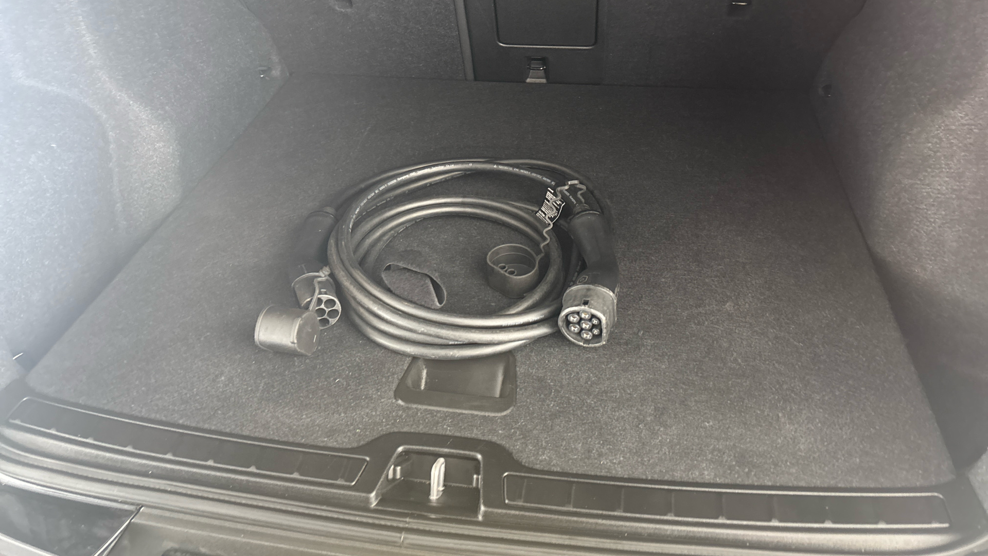 4020632 170kW Recharge Core 69kWh 5dr Auto