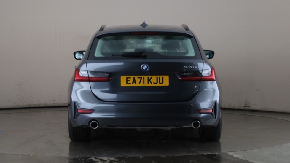 BMW 3 SERIES Image 4