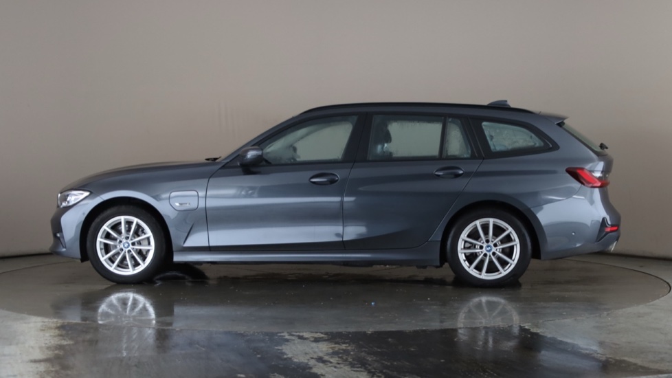 BMW 3 SERIES Image 2