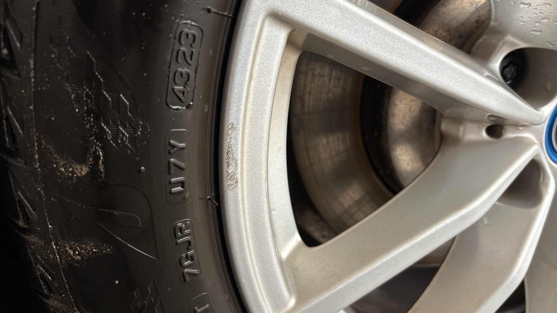 4020730 330e SE Pro 5dr Step Auto