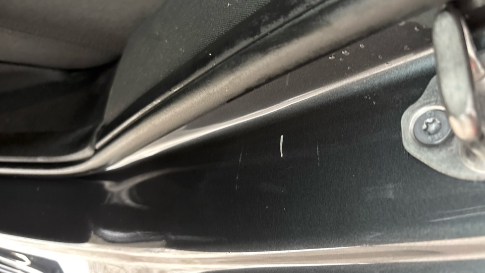 BMW 3 SERIES Dent and scratches