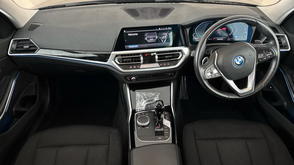 BMW 3 SERIES Image 11