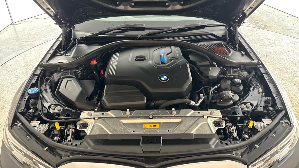 BMW 3 SERIES Image 16