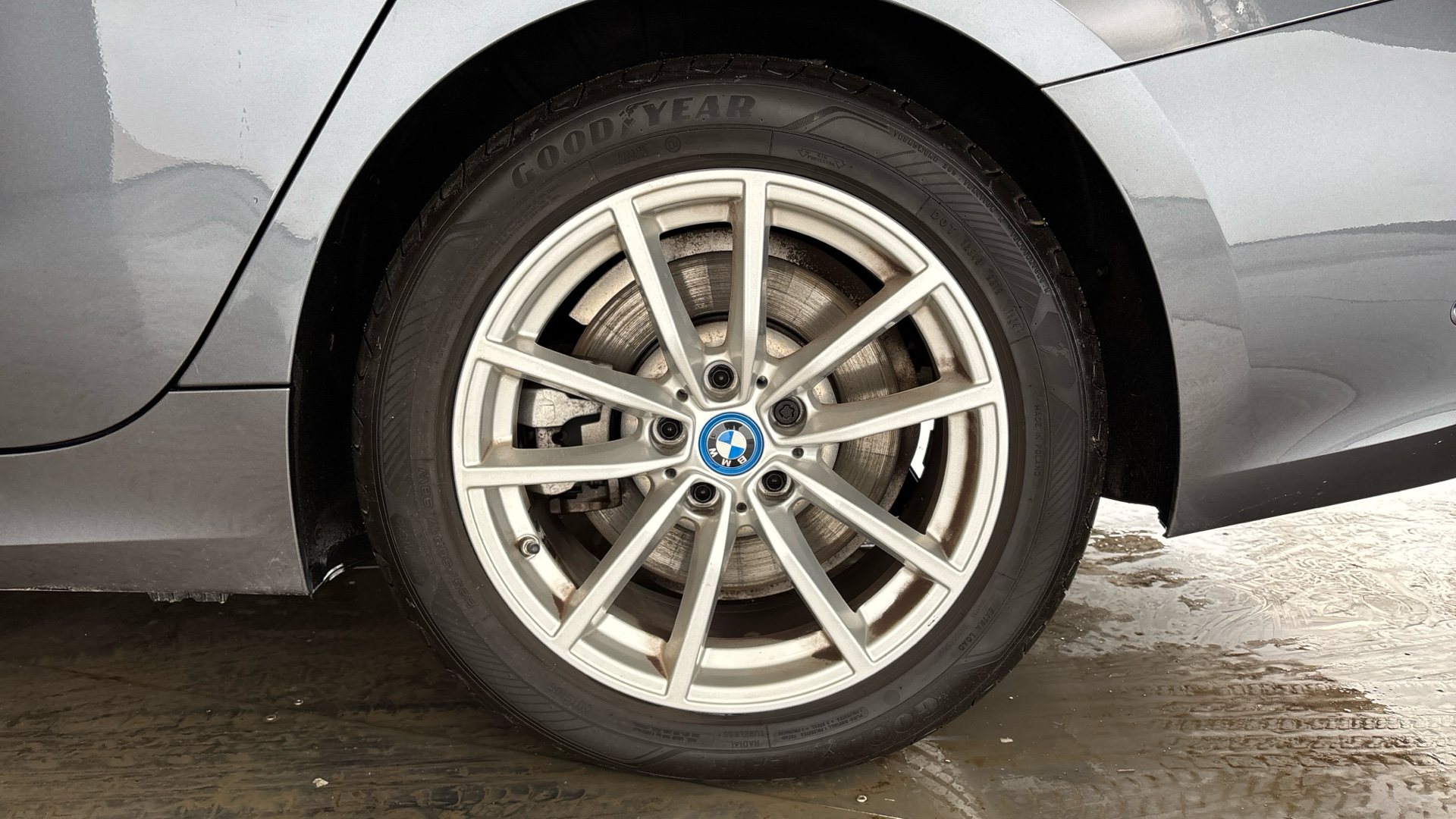 4020730 330e SE Pro 5dr Step Auto