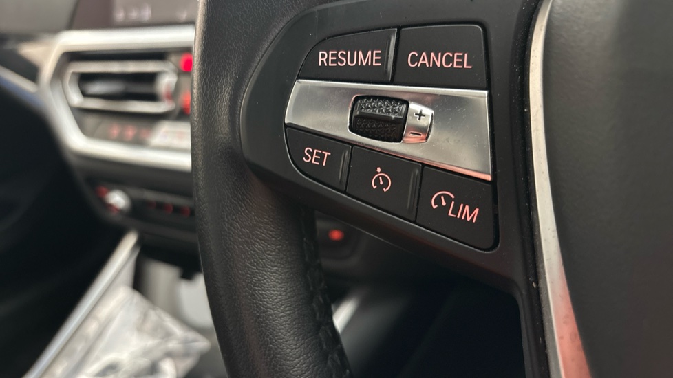 BMW 3 SERIES Cruise control