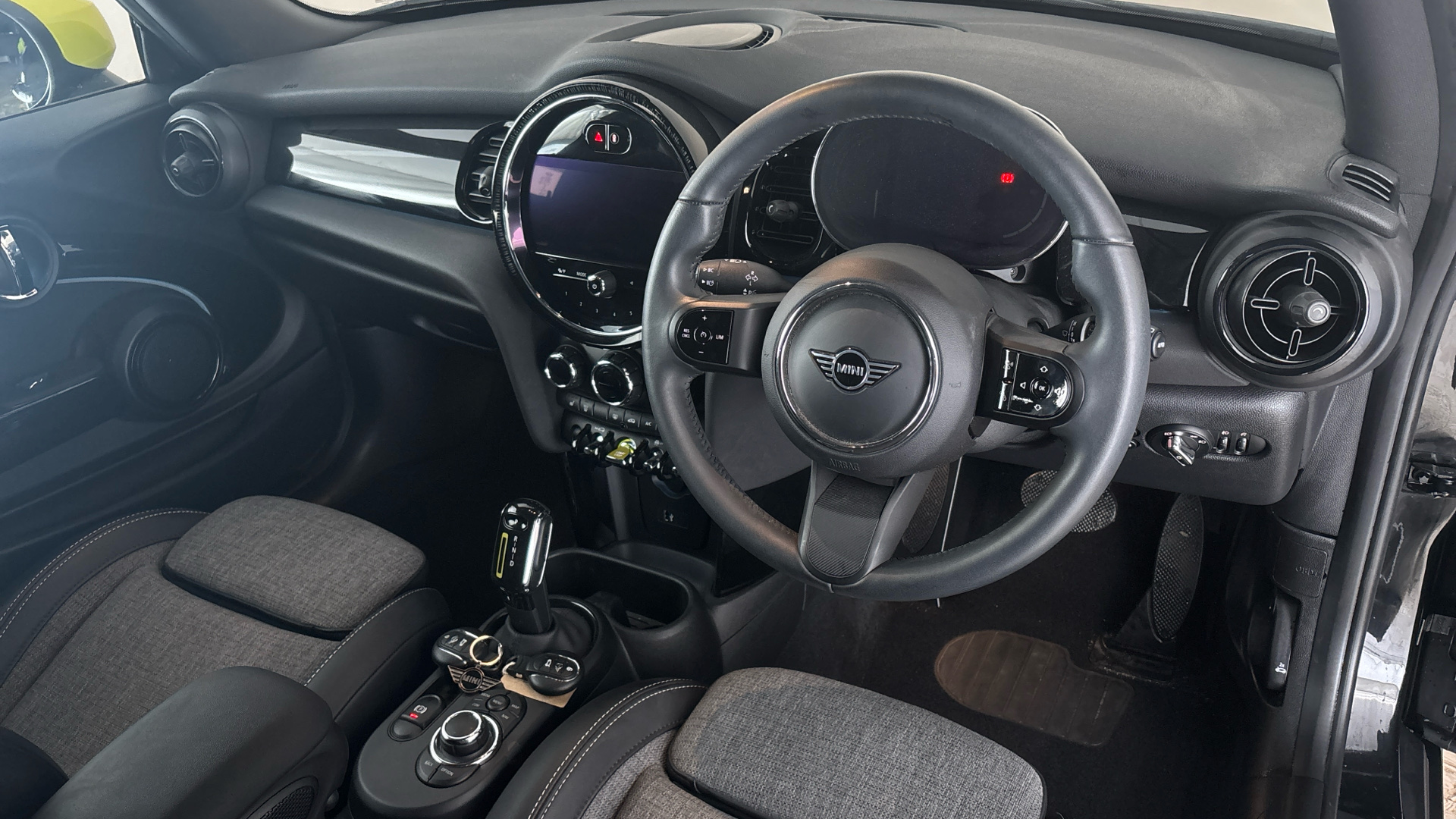 4027644 135kW Cooper S Level 2 33kWh 3dr Auto