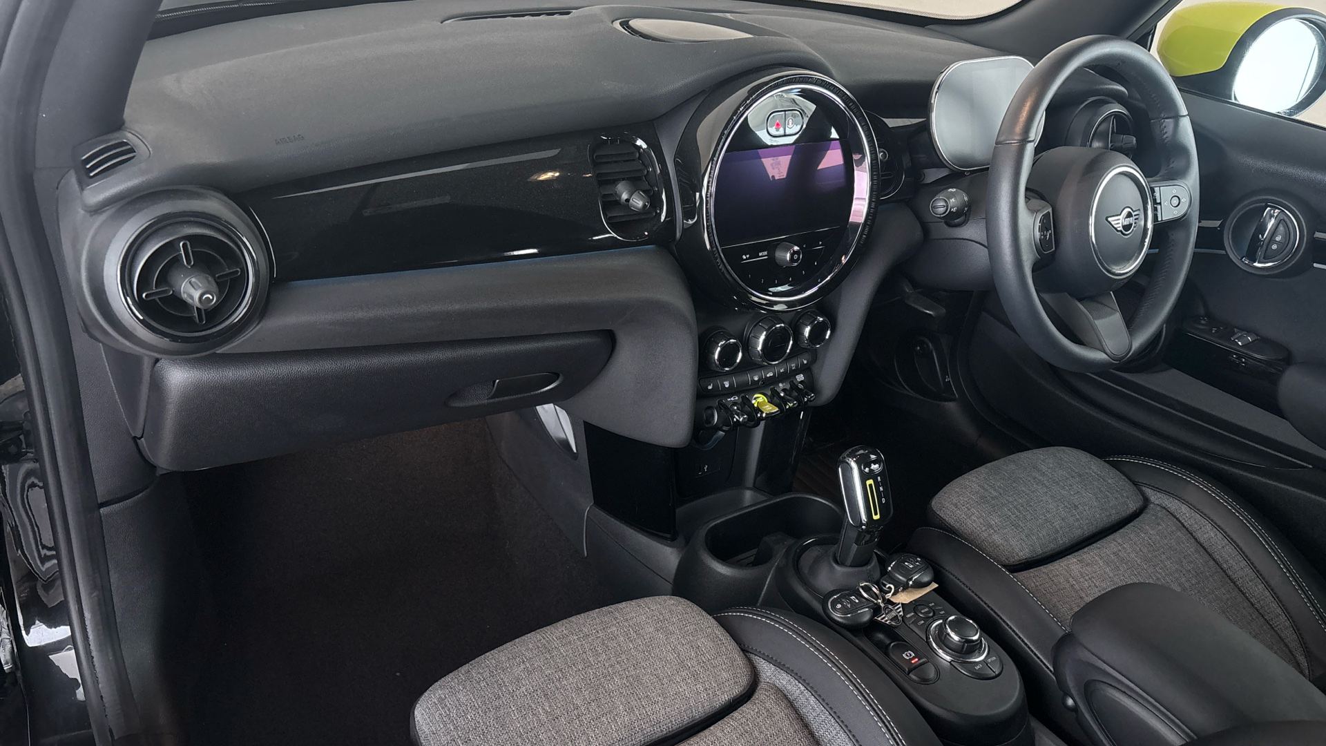 4027644 135kW Cooper S Level 2 33kWh 3dr Auto