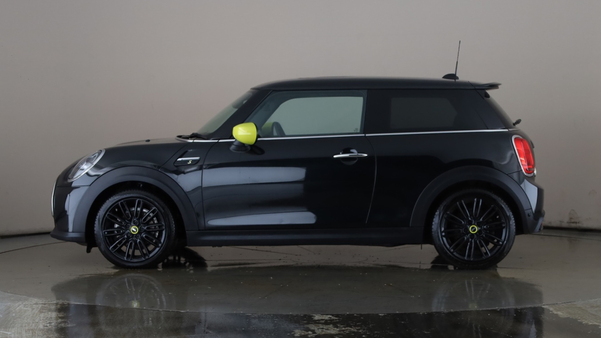 4021897 135kW Cooper S Level 2 33kWh 3dr Auto