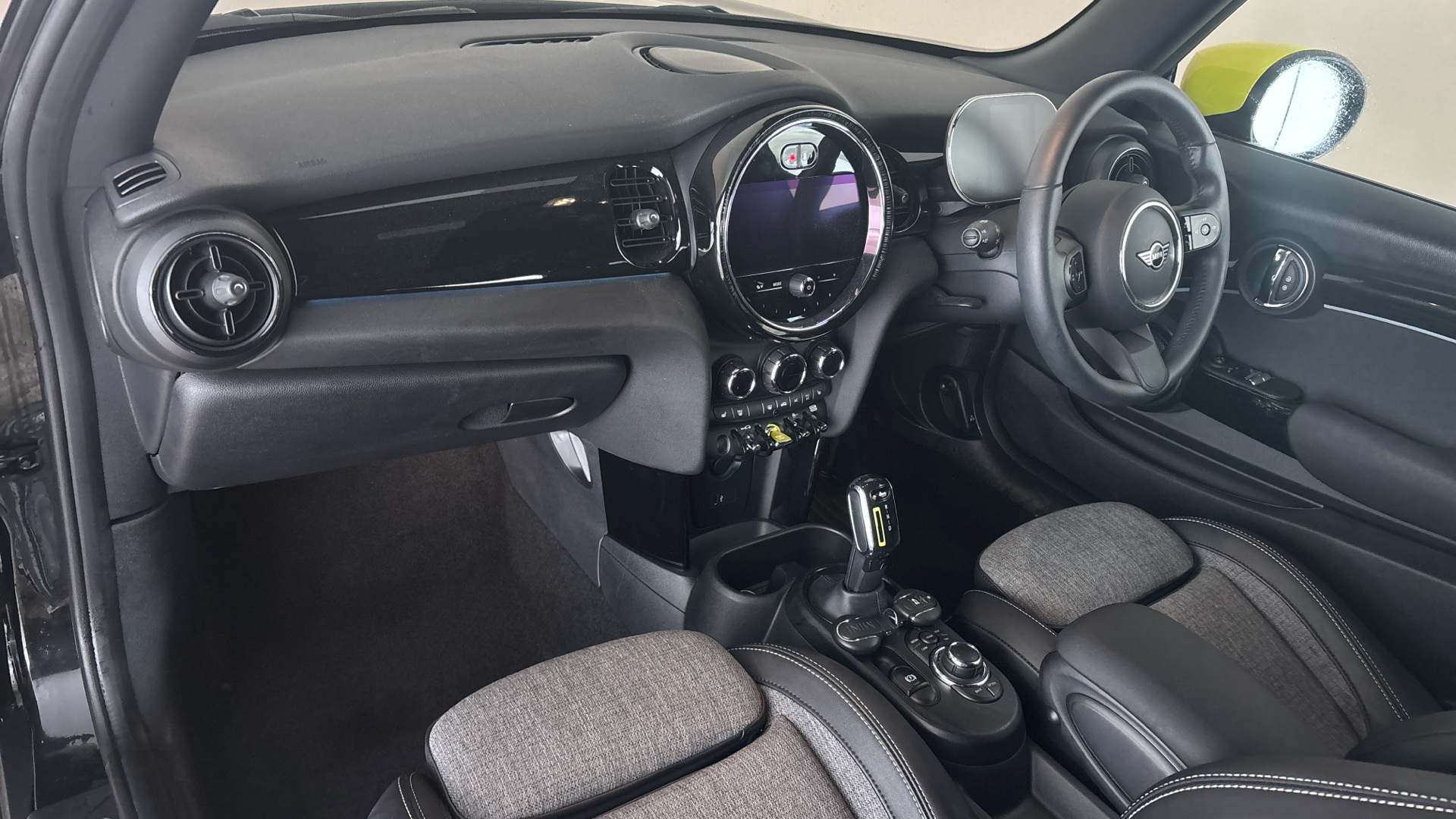 4021897 135kW Cooper S Level 2 33kWh 3dr Auto