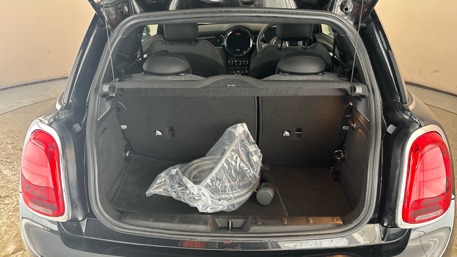 4021897 135kW Cooper S Level 2 33kWh 3dr Auto