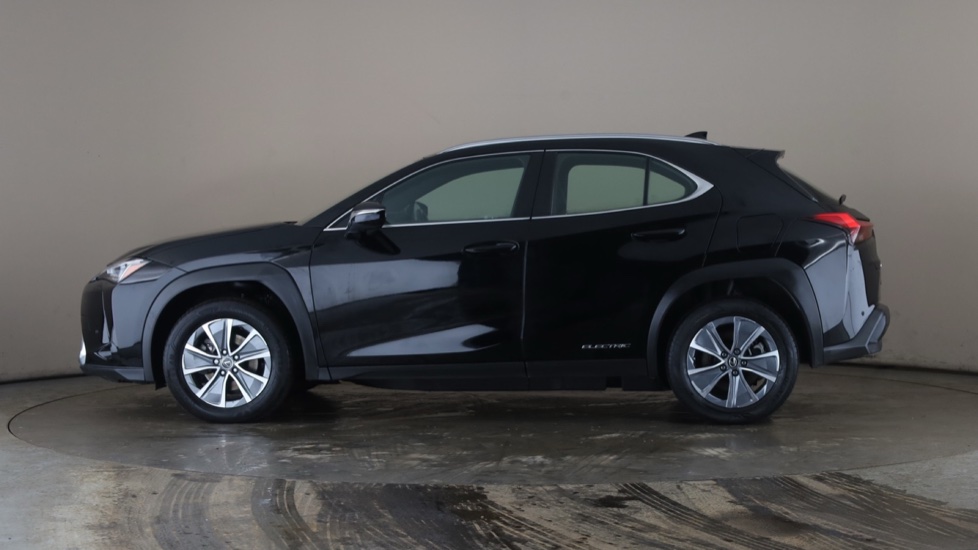 LEXUS UX Image 2