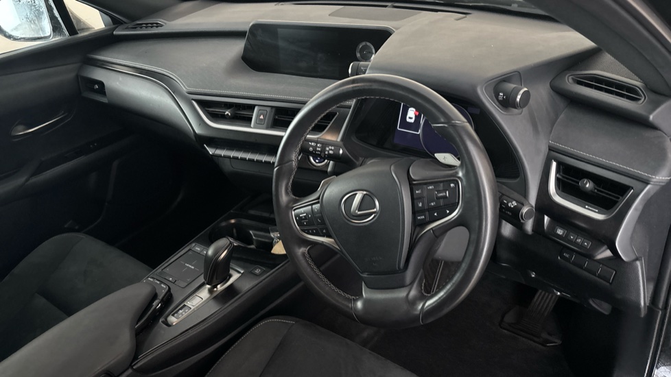 LEXUS UX Image 9
