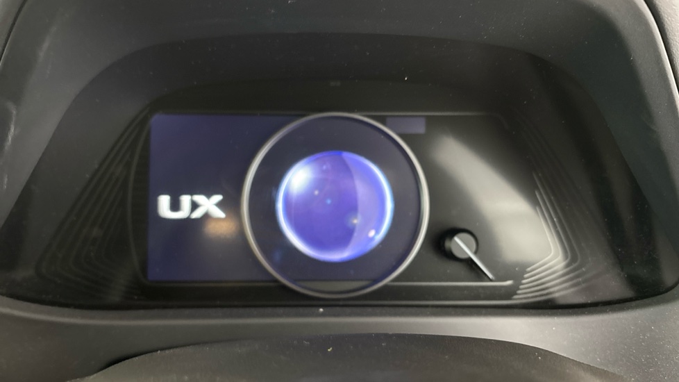 LEXUS UX Image 13
