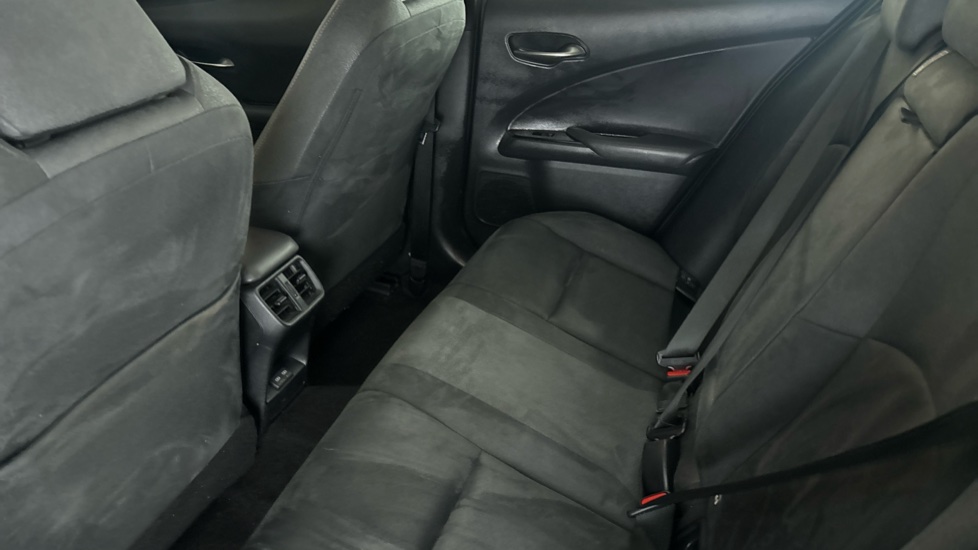 LEXUS UX Image 14