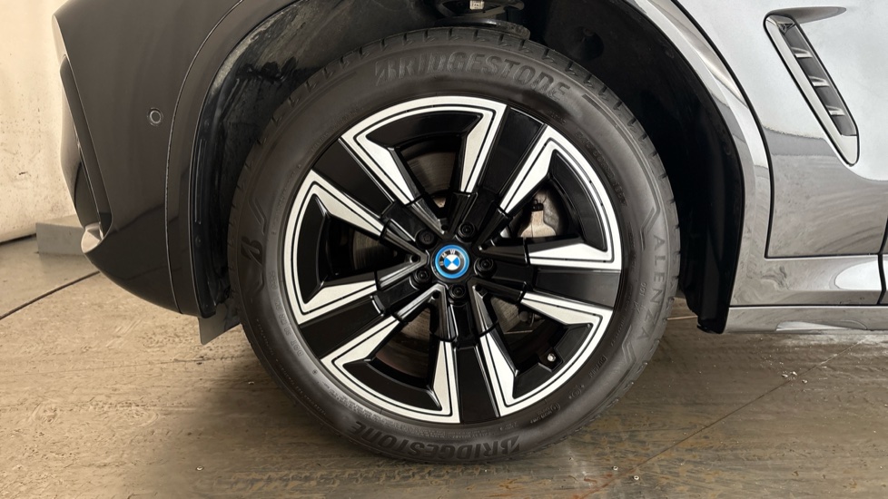 BMW iX3 Image 17