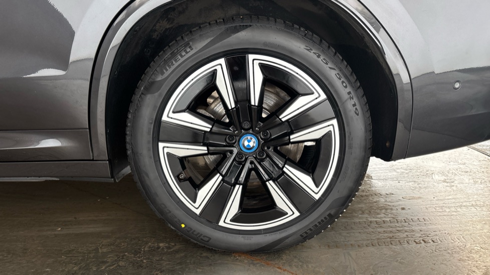 BMW iX3 Image 18