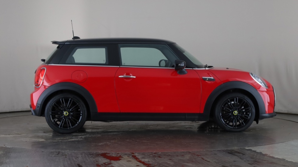 MINI HATCHBACK Image 6
