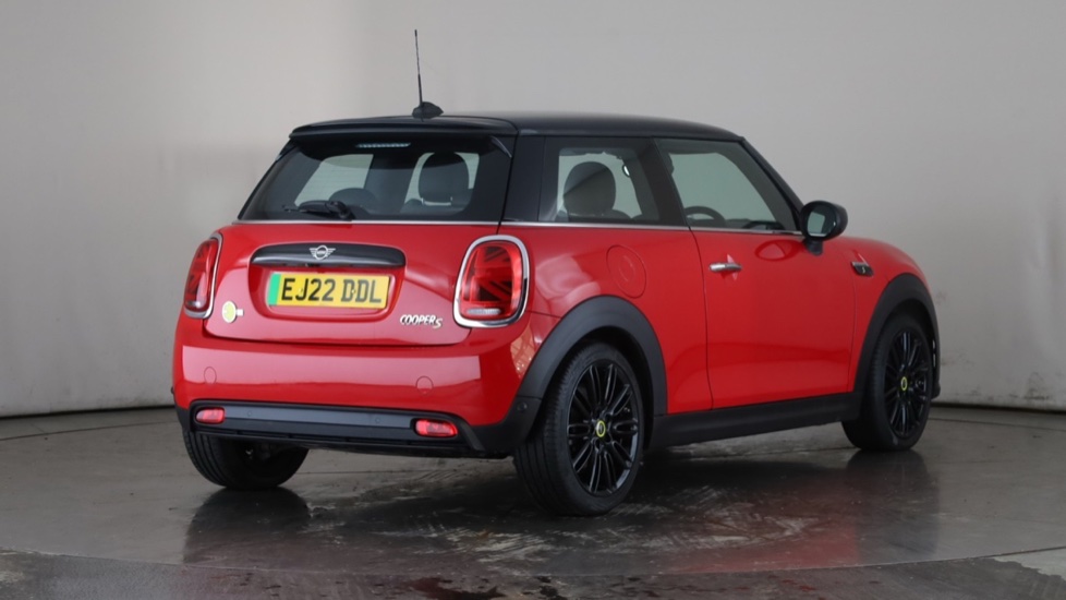 MINI HATCHBACK Image 5