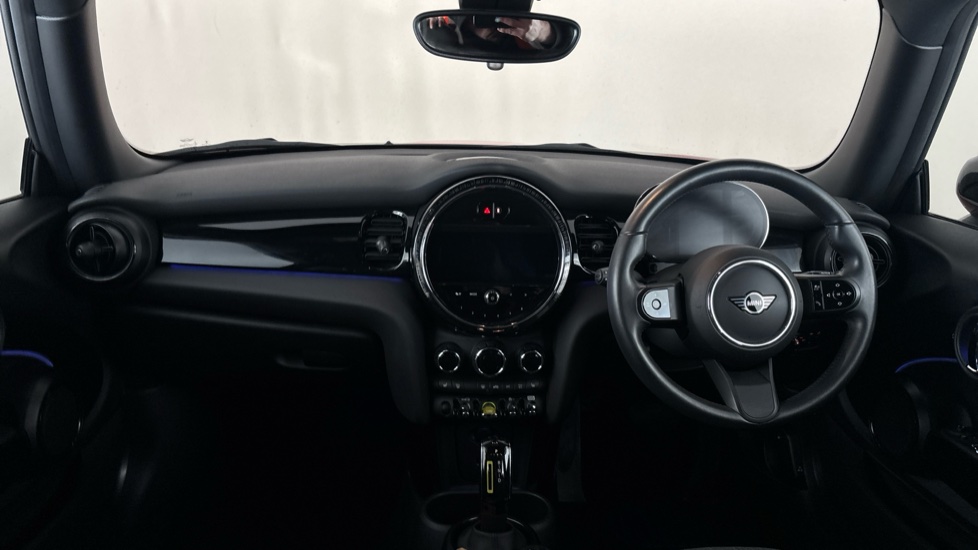 MINI HATCHBACK Image 11