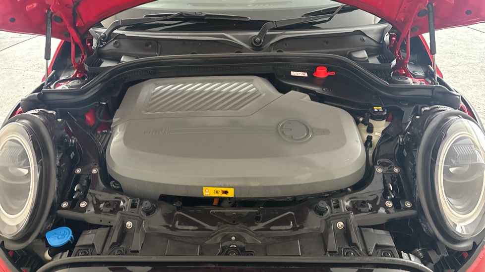 MINI HATCHBACK Image 16