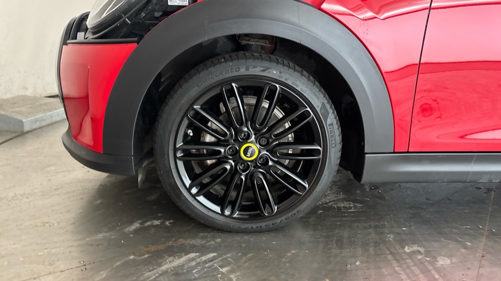 MINI HATCHBACK Image 17