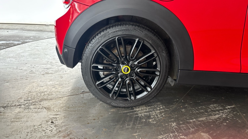 MINI HATCHBACK Image 19