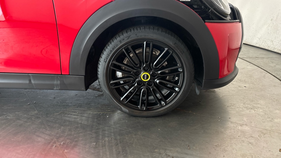 MINI HATCHBACK Image 20
