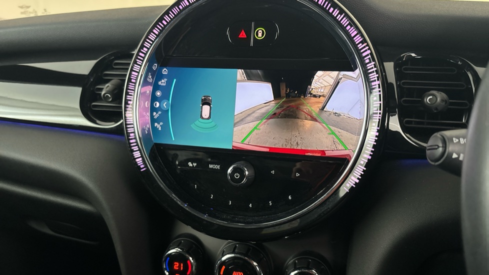 MINI HATCHBACK reverse camera