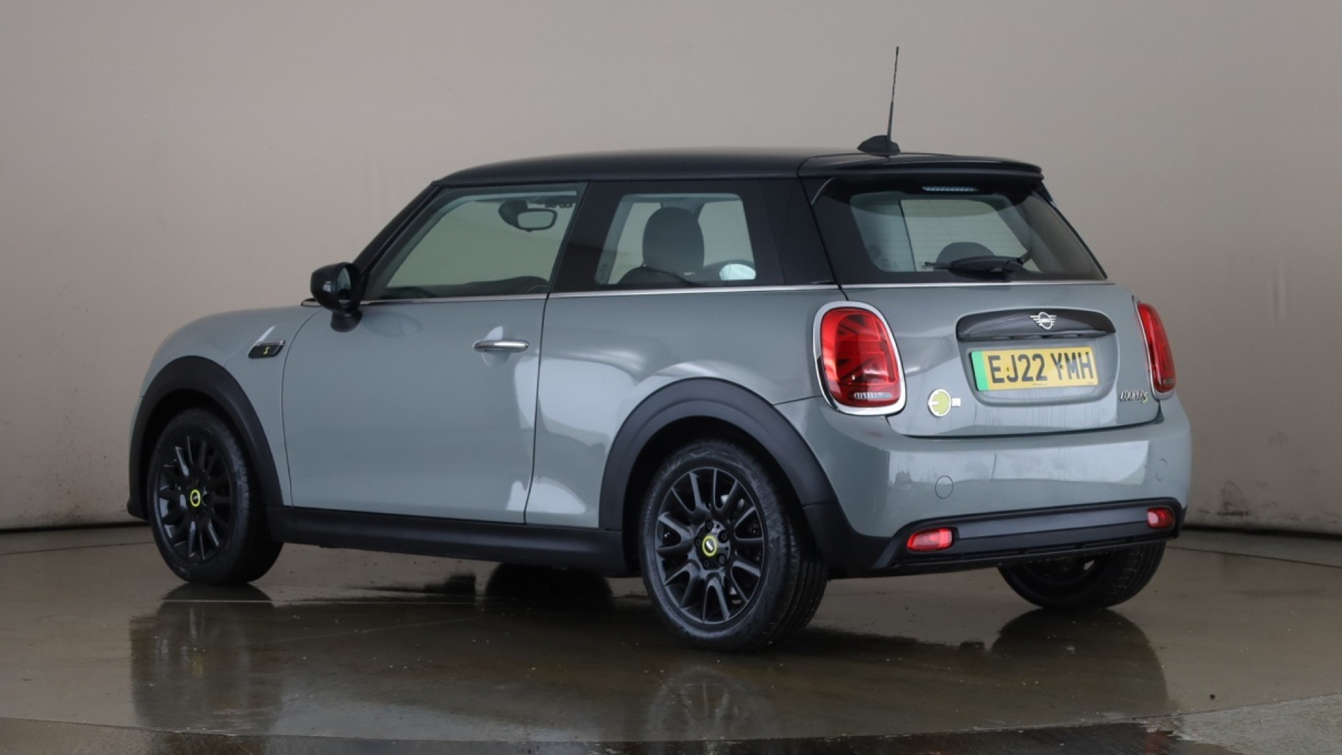 4060166 135kW Cooper S Level 1 33kWh 3dr Auto